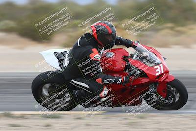 media/Nov-15-2025-Race Pace (Sat) [[8de605a2d8]]/Verified Riders/Turn 8 Inside (935am)/